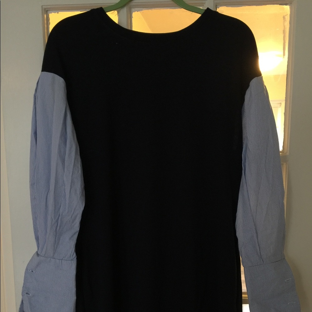 Navy cotton dress with striped sleeves